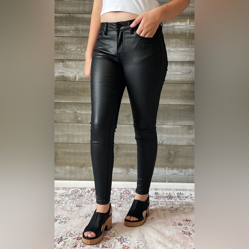 vervet denim jet black glossy faux leather PU mid rise crop skinny jeans V3442